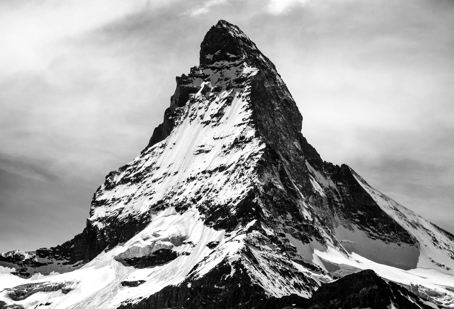 Black and white picture of a mountain top, the Matterhorn in Switzerland